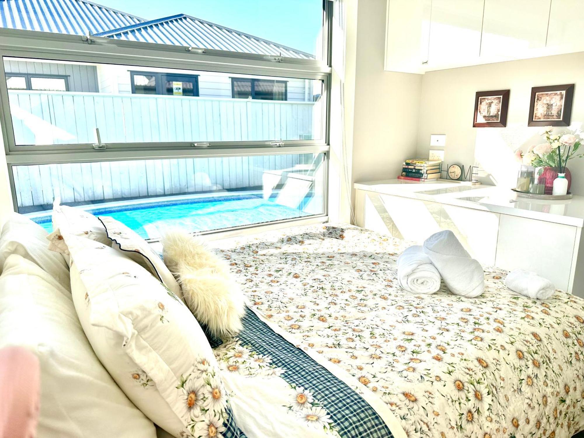 Summer Holiday 4 Bedrooms House In Hamilton With Pool And Spa Экстерьер фото