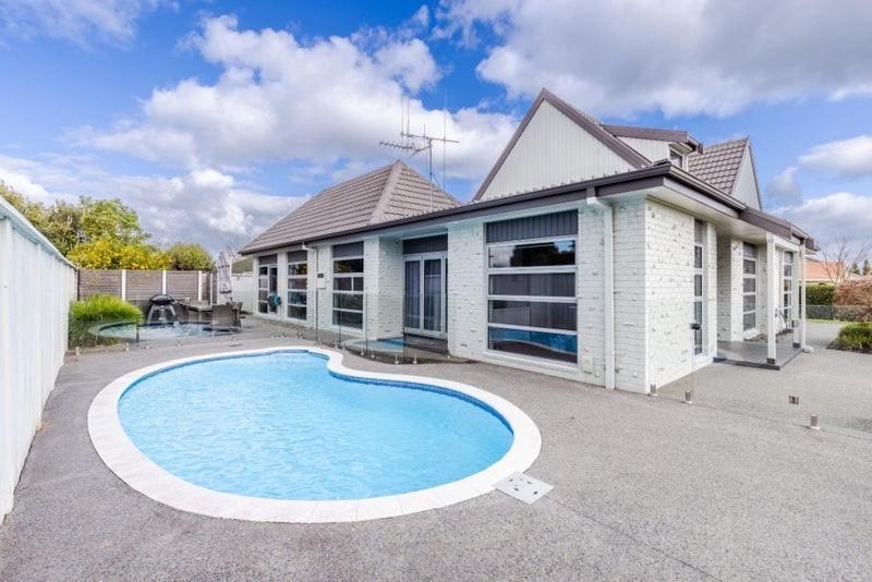 Summer Holiday 4 Bedrooms House In Hamilton With Pool And Spa Экстерьер фото